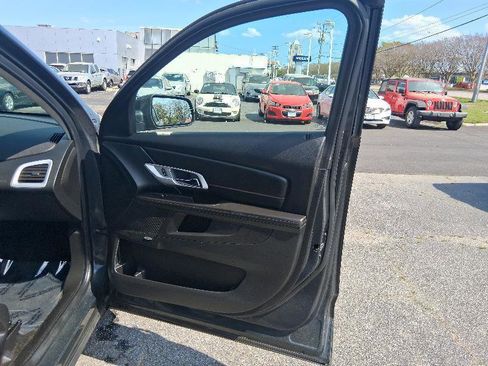 Used 2017 GMC Terrain SLE w/ Convenience Package image 17