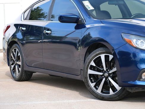 Used 2018 Nissan Altima 2.5 SR FWD image 17