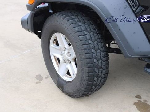 Used 2020 Jeep Gladiator Sport w/ Quick Order Package 24S image 9