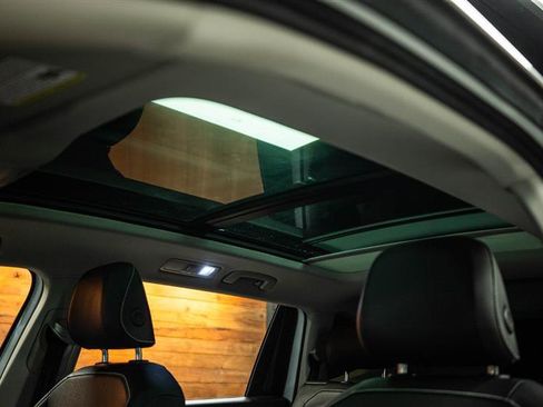 Used 2022 Volkswagen Tiguan SE image 24