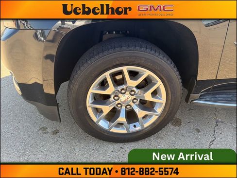 Used 2015 GMC Yukon SLT w/ HD Trailering Package AWD/4WD image 18