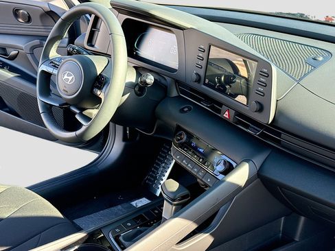 New 2026 Hyundai Elantra SEL Sport Premium image 5