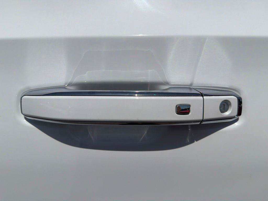 Used 2021 GMC Yukon SLT AWD/4WD image 31