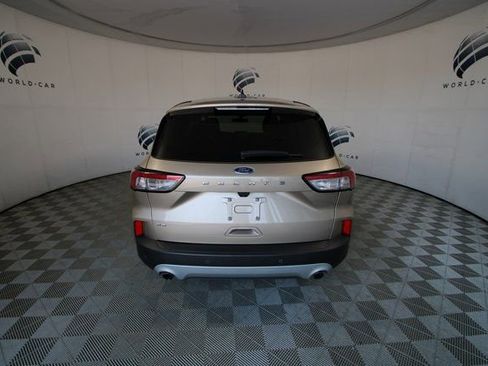 Used 2021 Ford Escape SE image 6