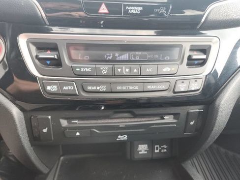 Used 2021 Honda Pilot Touring image 27