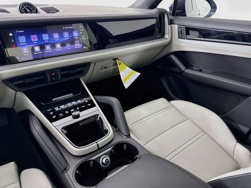 New 2026 Porsche Cayenne Coupe AWD/4WD image 26