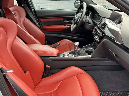 Used 2018 BMW M3 RWD image 9