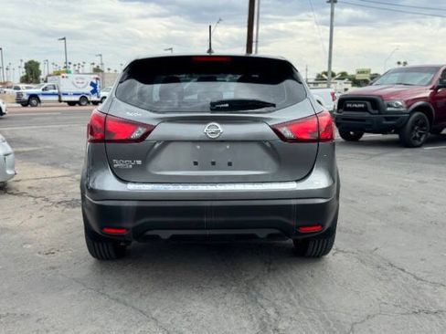 Used 2019 Nissan Rogue Sport S w/ Appearance Package FWD image 4