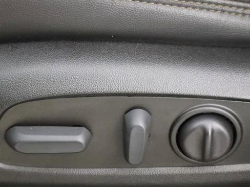 Used 2023 Chevrolet Traverse High Country image 25