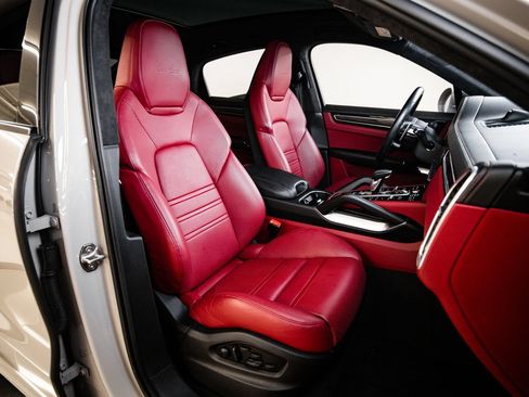 Certified 2022 Porsche Cayenne Turbo AWD/4WD image 29