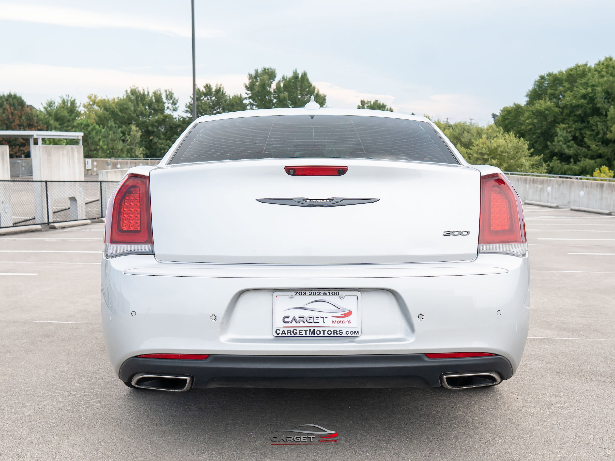 Used 2022 Chrysler 300 Touring L RWD image 6