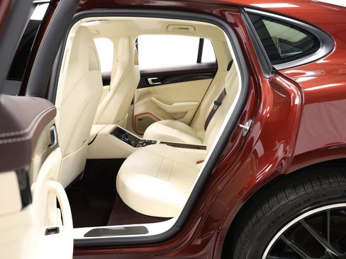 Used 2022 Porsche Panamera image 52