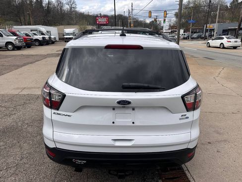 Used 2018 Ford Escape SE w/ SE Sport Appearance Package AWD/4WD image 5
