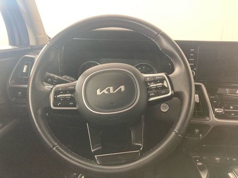 Used 2023 Kia Sorento S image 6
