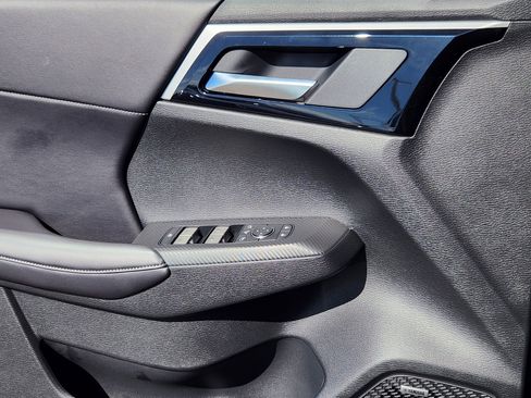 New 2025 Mitsubishi Outlander SE image 7