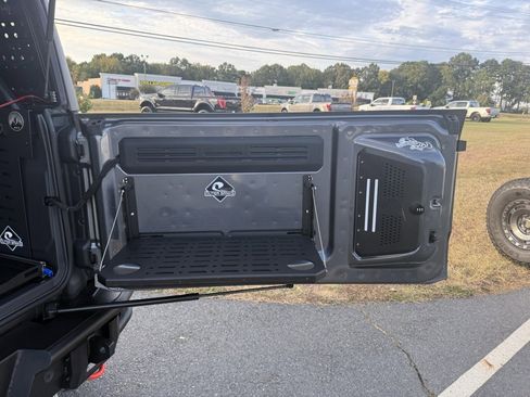 Used 2024 Ford Bronco Outer Banks image 8