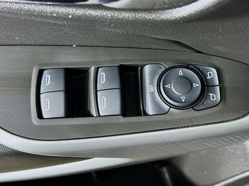 Used 2024 Chevrolet Trax RS w/ Sunroof Package FWD image 15