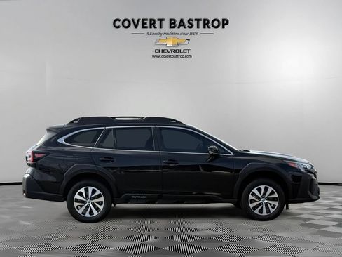Used 2023 Subaru Outback Premium AWD/4WD image 8