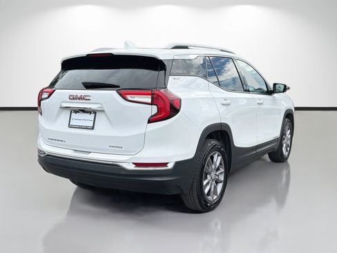 Used 2023 GMC Terrain SLT AWD/4WD image 3