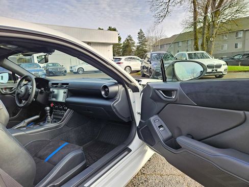 Used 2025 Subaru BRZ tS image 10