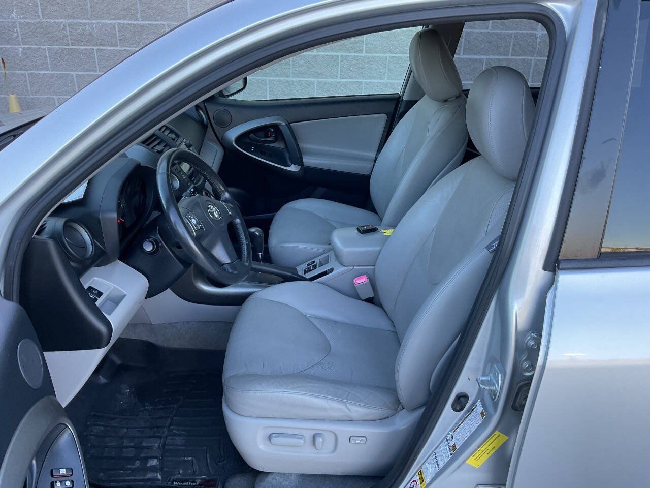 Used 2009 Toyota RAV4 Limited w/ Limited Extra Value Pkg AWD/4WD image 13