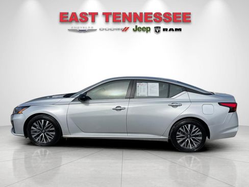 Used 2024 Nissan Altima 2.5 SV image 6
