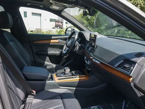 Used 2023 Audi Q5 2.0T Premium w/ Convenience Package AWD/4WD image 14