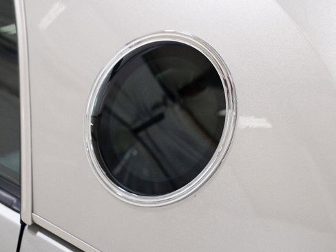 Used 2005 Ford Thunderbird Deluxe image 18