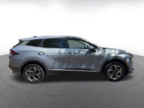 Used 2025 Kia Sportage LX FWD image 16