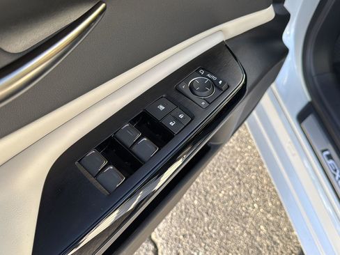 New 2025 Lexus ES 350 w/ Premium Package image 29