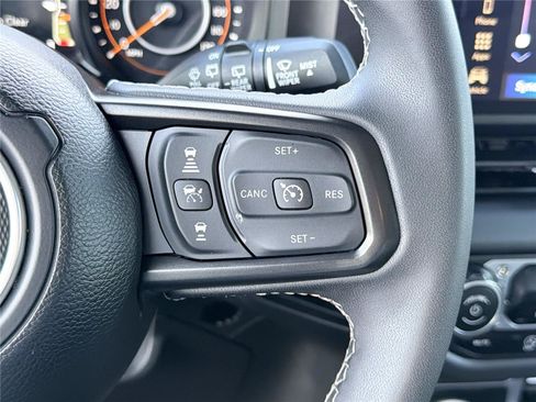 Used 2025 Jeep Wrangler Unlimited Rubicon AWD/4WD image 25