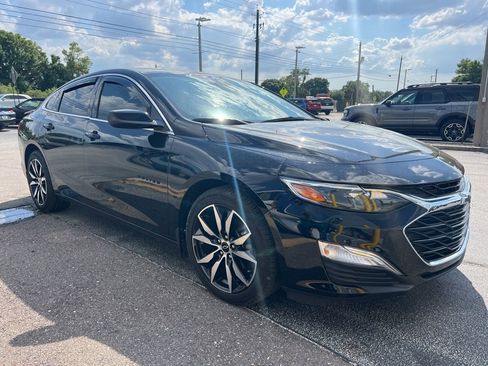 Used 2025 Chevrolet Malibu RS image 1