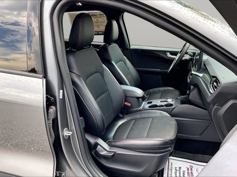 Certified 2025 Ford Escape ST-Line w/ Tech Pack #1 FWD image 7