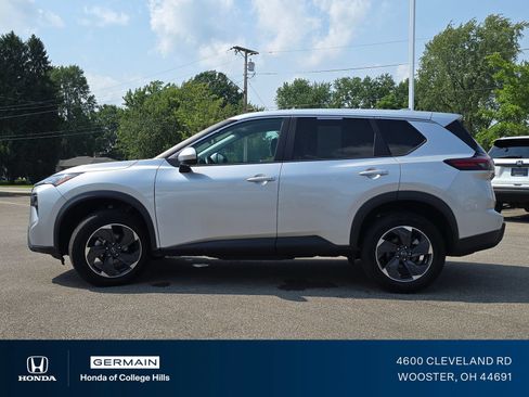 Used 2024 Nissan Rogue SV FWD image 10