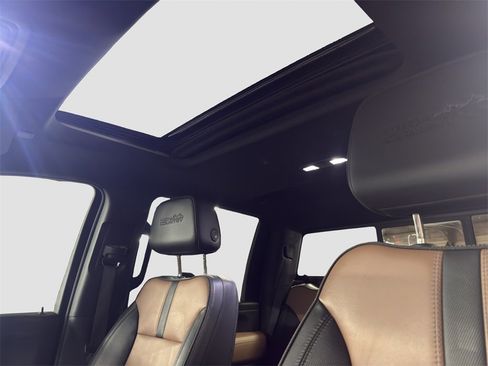 Used 2023 Chevrolet Silverado 2500 High Country w/ Technology Package image 6