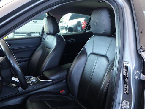 Used 2020 Alfa Romeo Giulia w/ Nero Edizione image 30