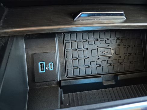 Used 2024 Ford Expedition Limited image 21