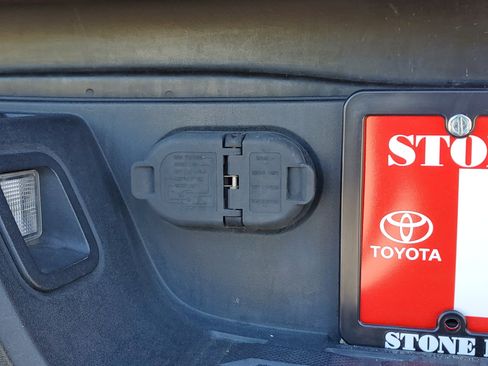 Used 2022 Toyota Tacoma TRD Off-Road w/ Technology Package image 10