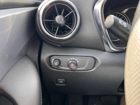 Used 2023 Chevrolet Blazer LT image 16