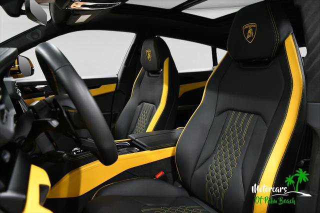 Used 2025 Lamborghini Urus SE AWD/4WD image 36