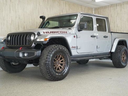Used 2020 Jeep Gladiator Rubicon w/ Cold Weather Group image 4