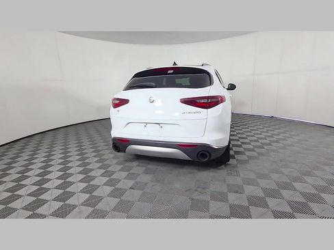 Used 2023 Alfa Romeo Stelvio Ti AWD/4WD image 40