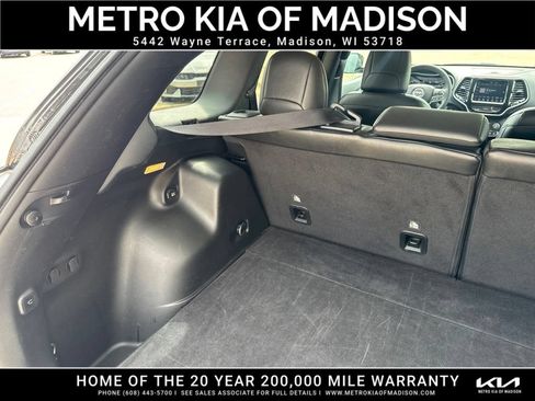 Used 2022 Jeep Cherokee Limited AWD/4WD image 28
