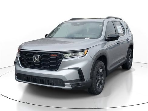 New 2025 Honda Pilot TrailSport image 3