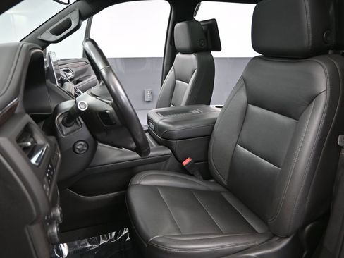 Used 2023 Chevrolet Tahoe Z71 w/ Luxury Package AWD/4WD image 28