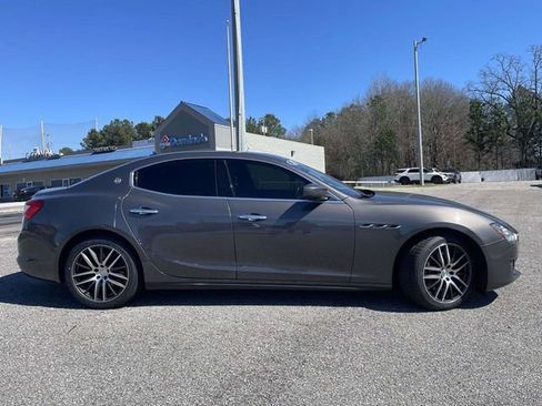 Used 2018 Maserati Ghibli image 2