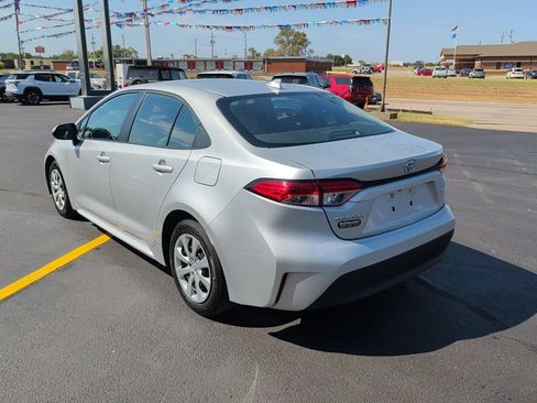 Used 2024 Toyota Corolla LE FWD image 4