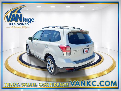 Used 2018 Subaru Forester 2.5i Touring AWD/4WD image 9