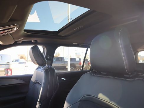 New 2025 Jeep Grand Cherokee Altitude image 15