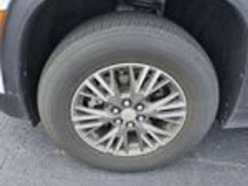 Used 2026 Chevrolet Traverse LT w/ Driver Confidence Package FWD image 11